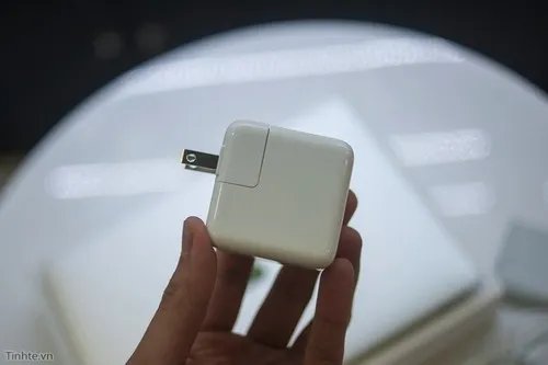 先睹为快!苹果史上最薄Macbook开箱图赏