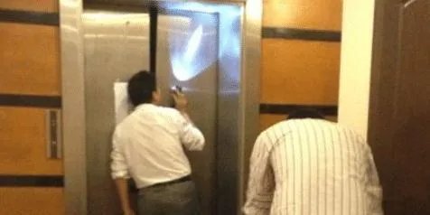 16岁少年被围殴持刀反杀1人,算不算正当防卫?