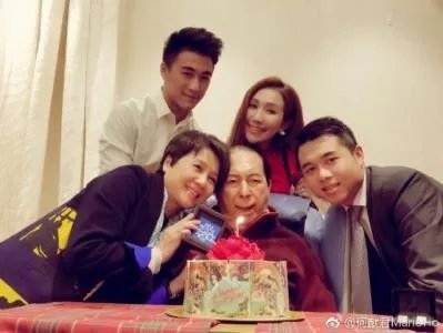 梁安琪有几个子女三子何猷佳怎么消失了去哪了 到底有没有何猷佳