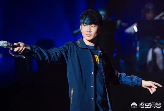 林俊杰经纪人打掉粉丝手机阻止拍摄,林毫无反应,你怎么看?