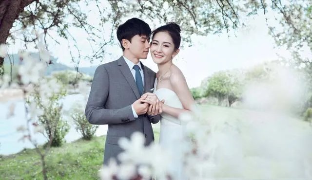 张杰获奖谢谢很辛苦的娜娜,隔空秀恩爱,他们的爱情你羡慕吗?