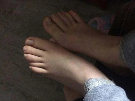 邓英图片
