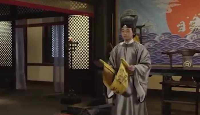 古代的圣旨是什么颜色