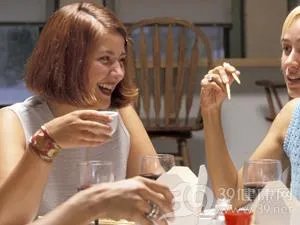 如何让乳晕变红