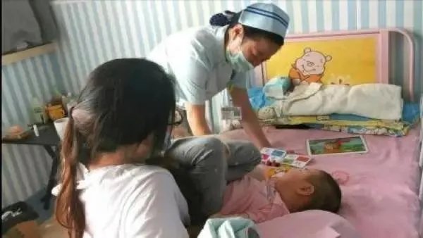女儿两次失利,妈妈陪考后,一同考入理想学校研究生,如何看待?