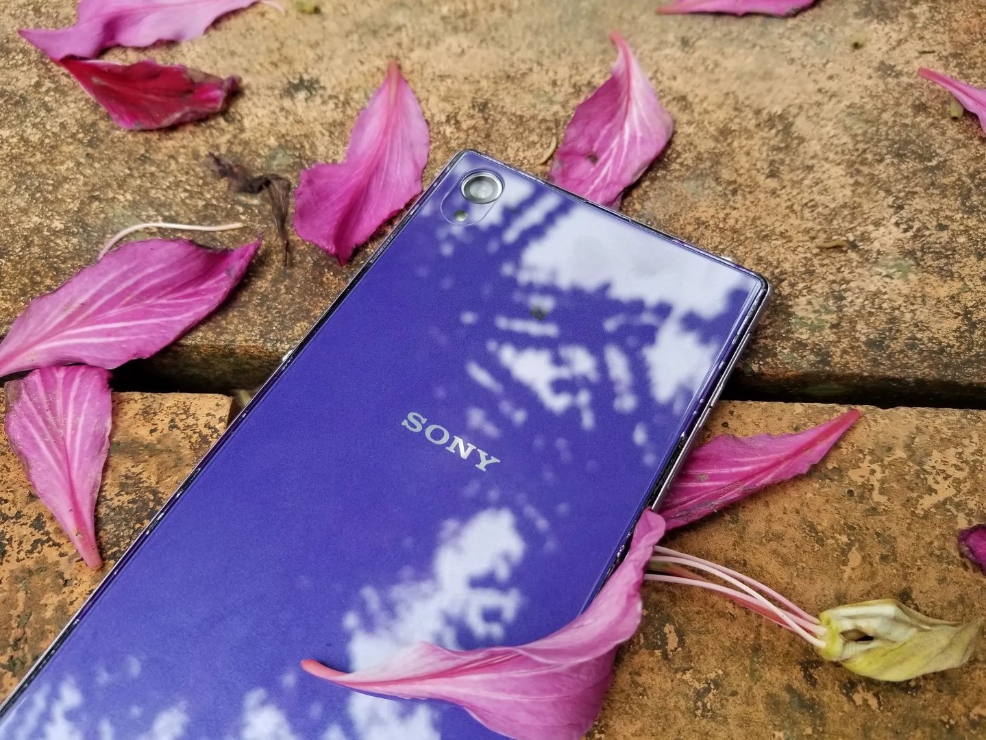 索尼xperia z1测评（骁龙800处理器+3000毫安电池是不是很牛）