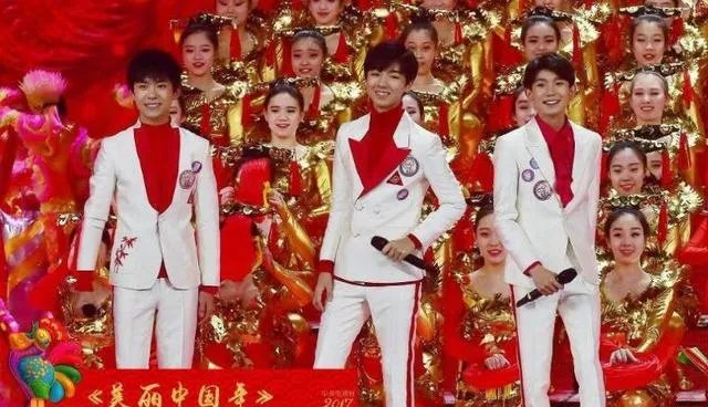 湖南卫视晒TFBOYS去年跨年演唱会帅照,暗示着今年还一起跨年吗?