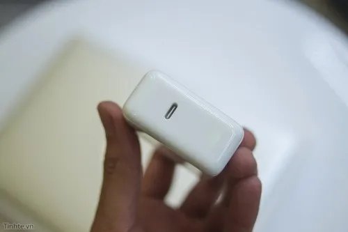 先睹为快!苹果史上最薄Macbook开箱图赏