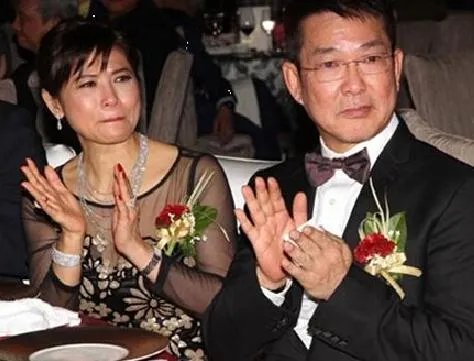功夫巨星元彪儿女是谁 图揭夏苡棓出嫁盛况