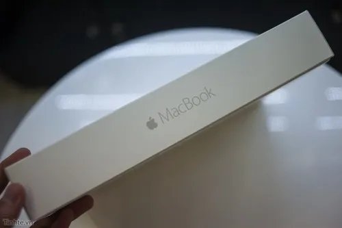 先睹为快!苹果史上最薄Macbook开箱图赏