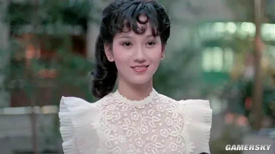 赵雅芝70岁状态登热搜引热议 粉丝质疑经纪人:让老奶奶玩滑板?
