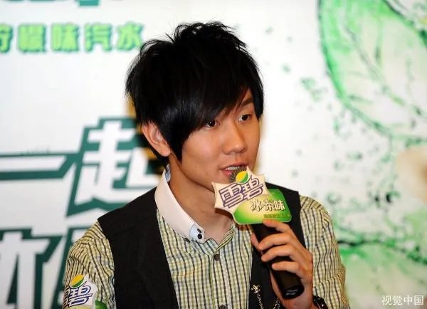林俊杰的团队告豆瓣的账号了,你更支持哪一方?