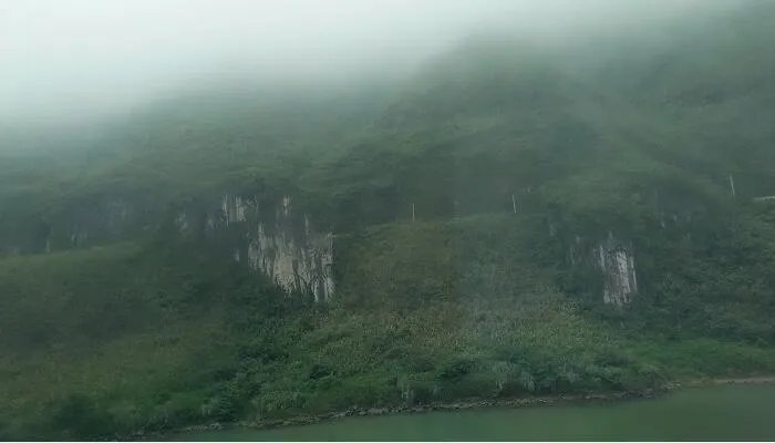 山洪爆发的意思 山洪爆发的意思是什么