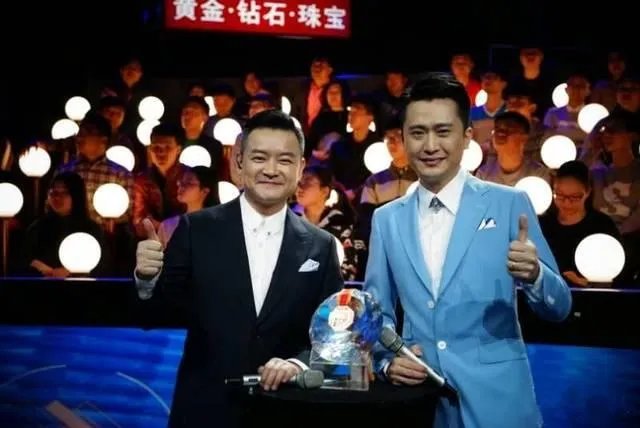 随着央视一批老面孔的消失,请问帅小伙子李佳明又去了哪里?