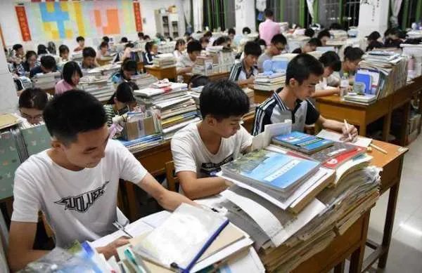 妈妈将孩子高考准考证当废品卖了,还有补救的办法吗?