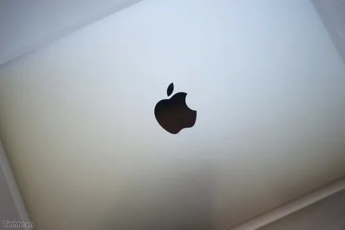 先睹为快!苹果史上最薄Macbook开箱图赏