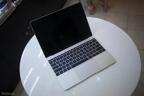 先睹为快!苹果史上最薄Macbook开箱图赏