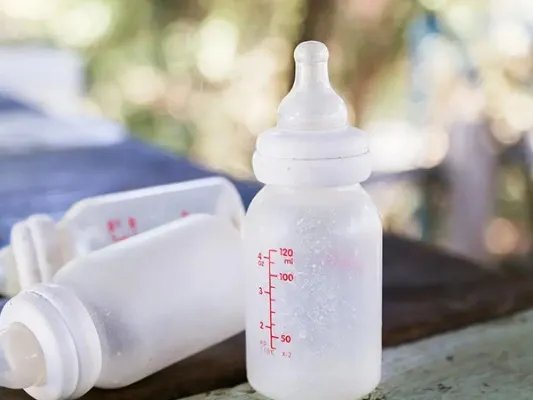 新生儿用爱得利奶瓶和好孩子奶瓶哪个比较好?