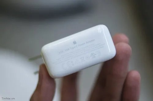 先睹为快!苹果史上最薄Macbook开箱图赏