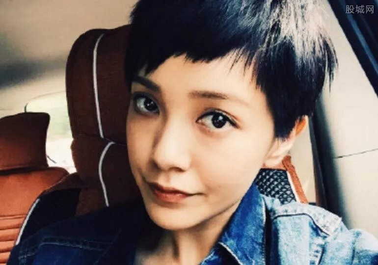 郭采洁为什么不留长发原因 郭采洁长短发对比照
