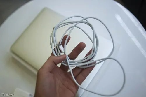 先睹为快!苹果史上最薄Macbook开箱图赏